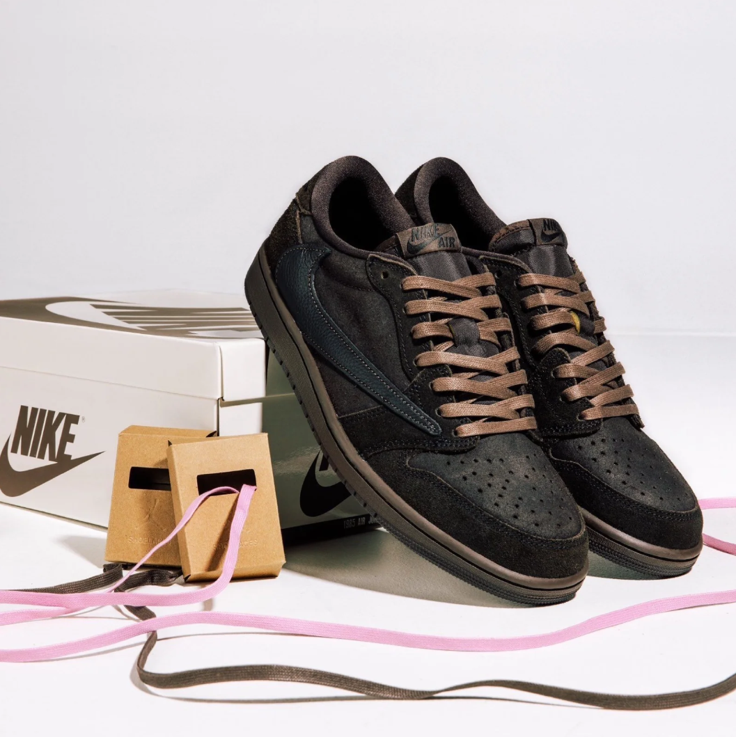 Jordan 1 Retro Low OG Travis Scott Velvet Brown