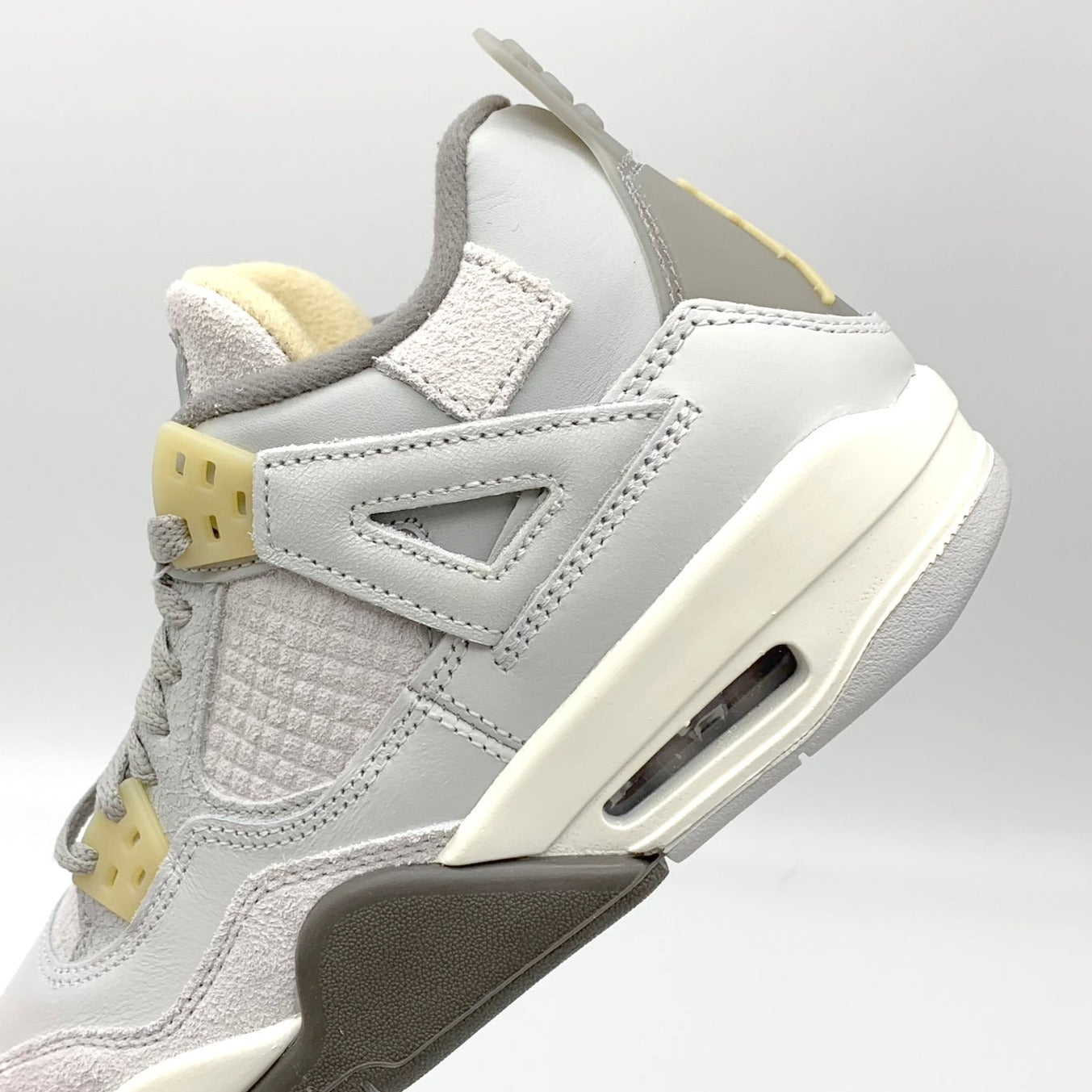 Jordan 4 Retro SE Craft Photon Dust