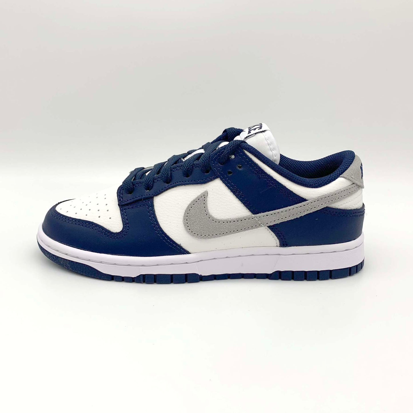 Nike Dunk Low Summit White Midnight Navy