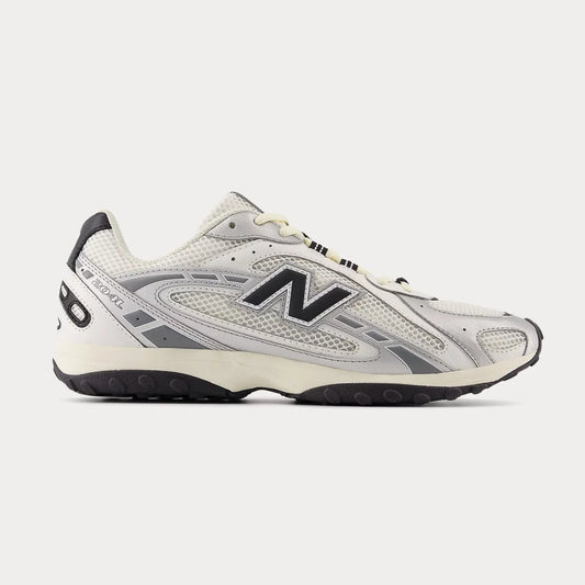 New Balance 204L Metallic Black