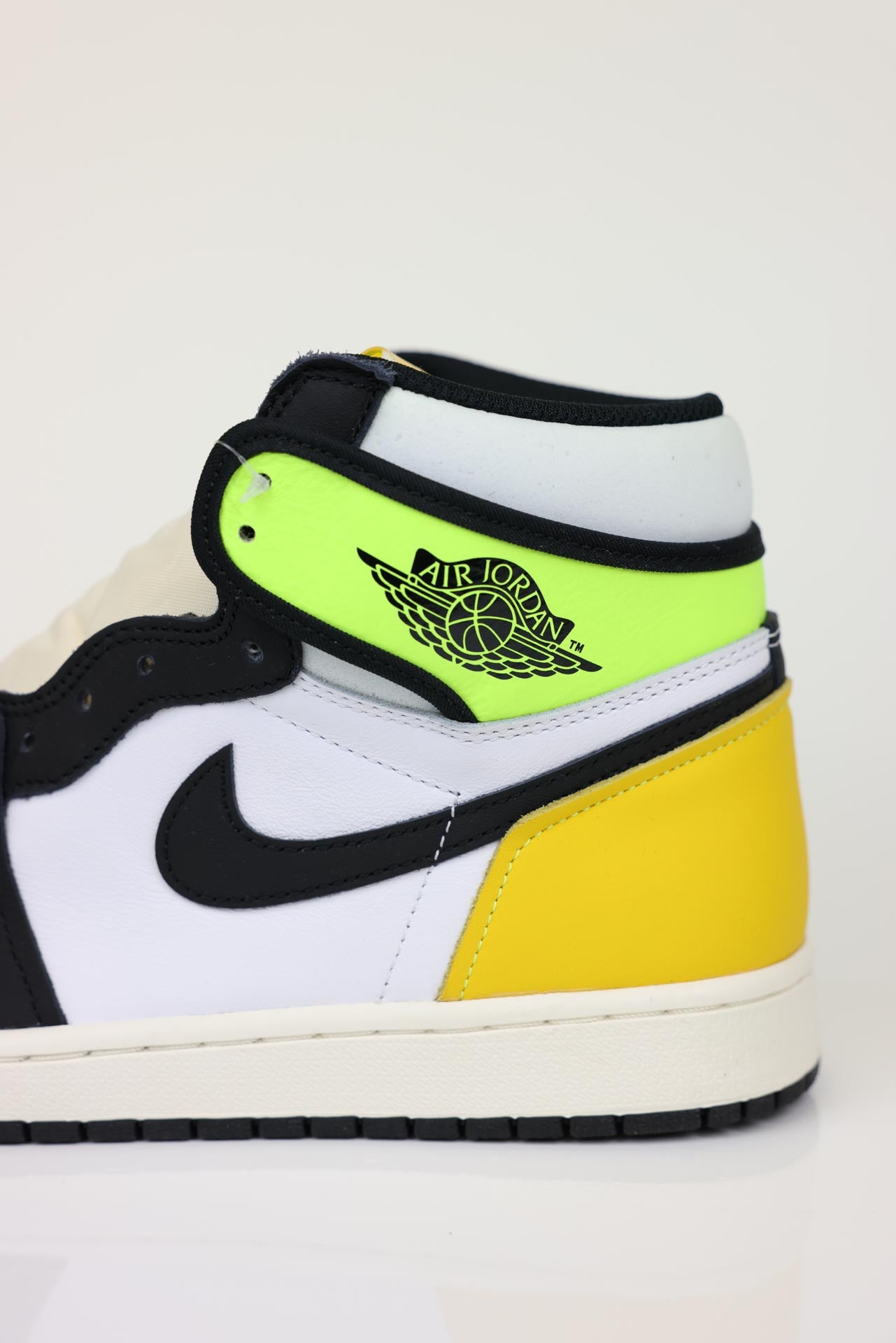 Jordan 1 Retro High White Black Volt University Gold