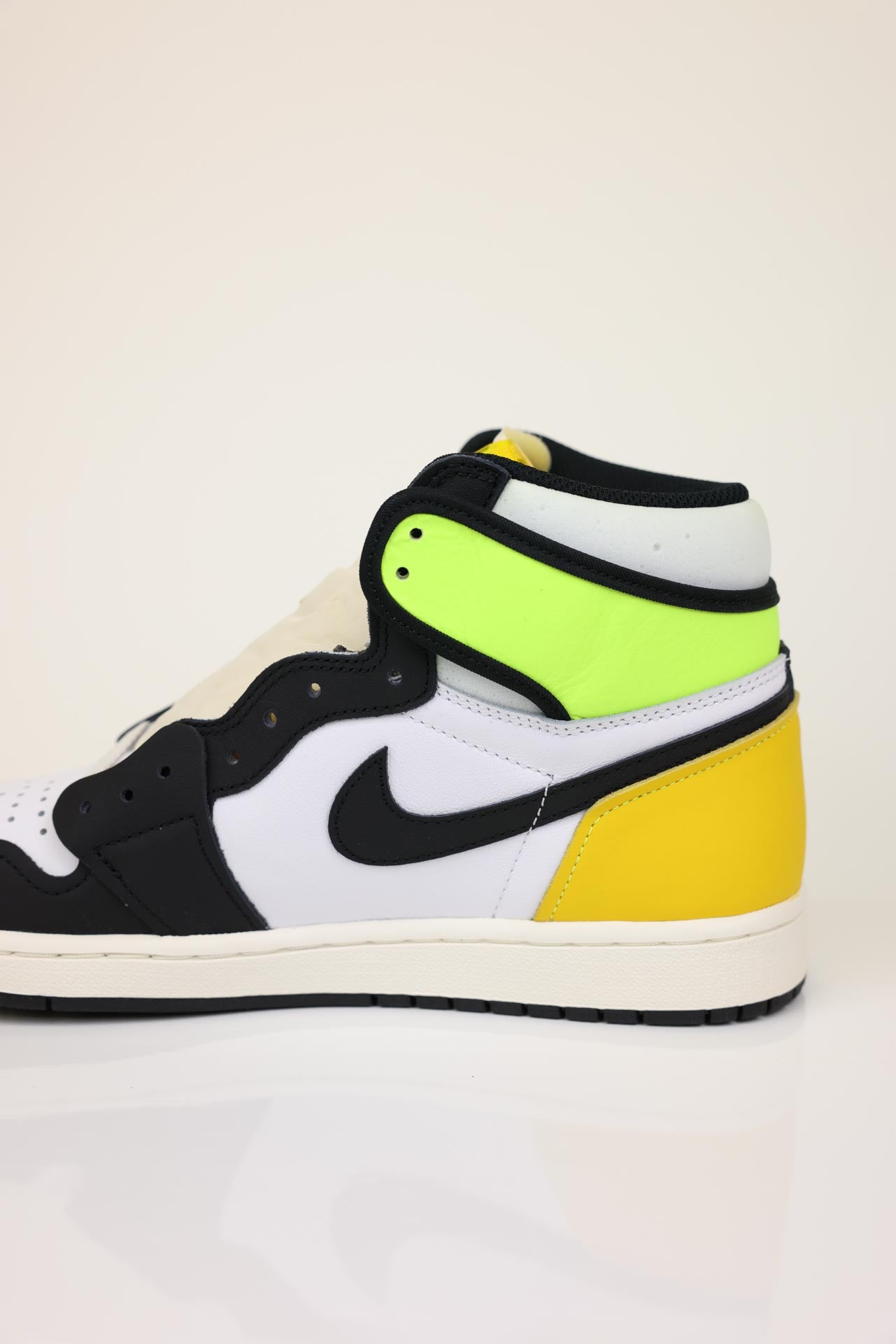 Jordan 1 Retro High White Black Volt University Gold