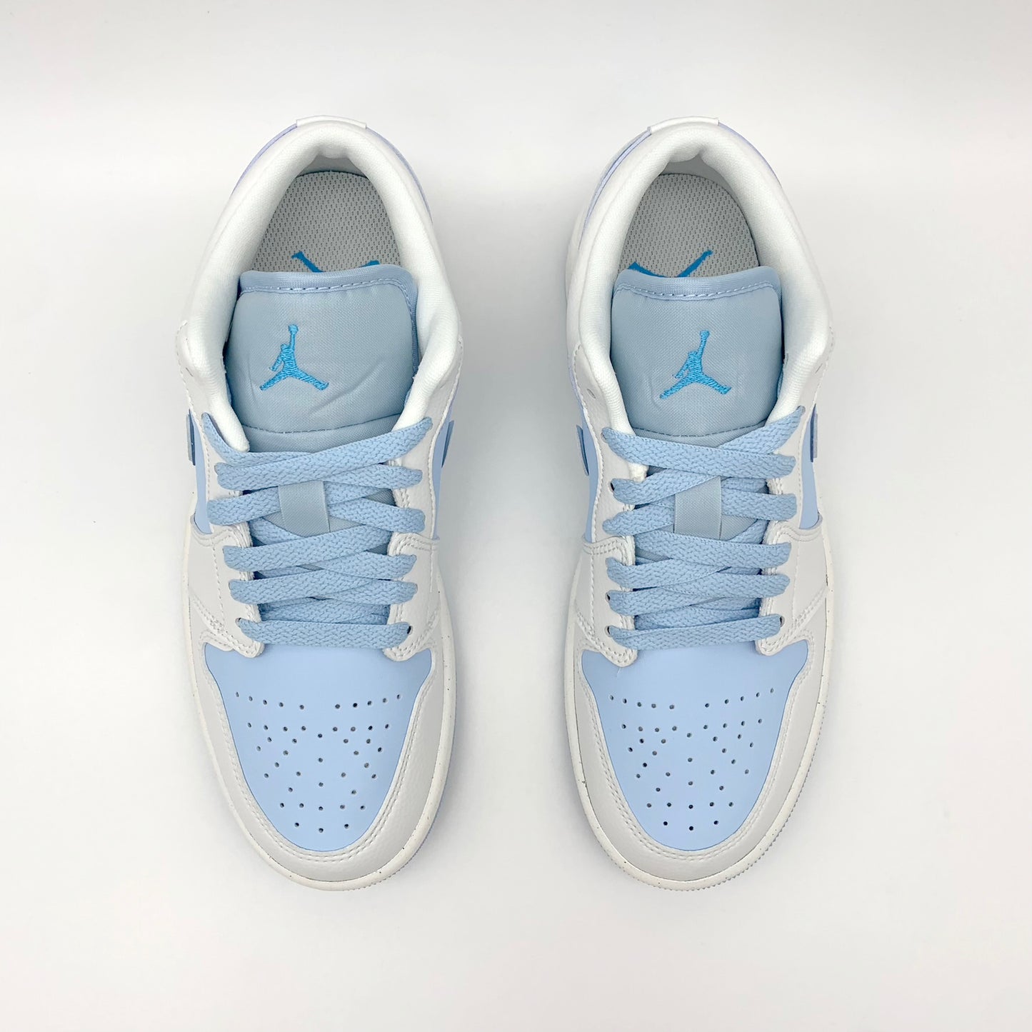 Jordan 1 Low SE Reverse Ice Blue