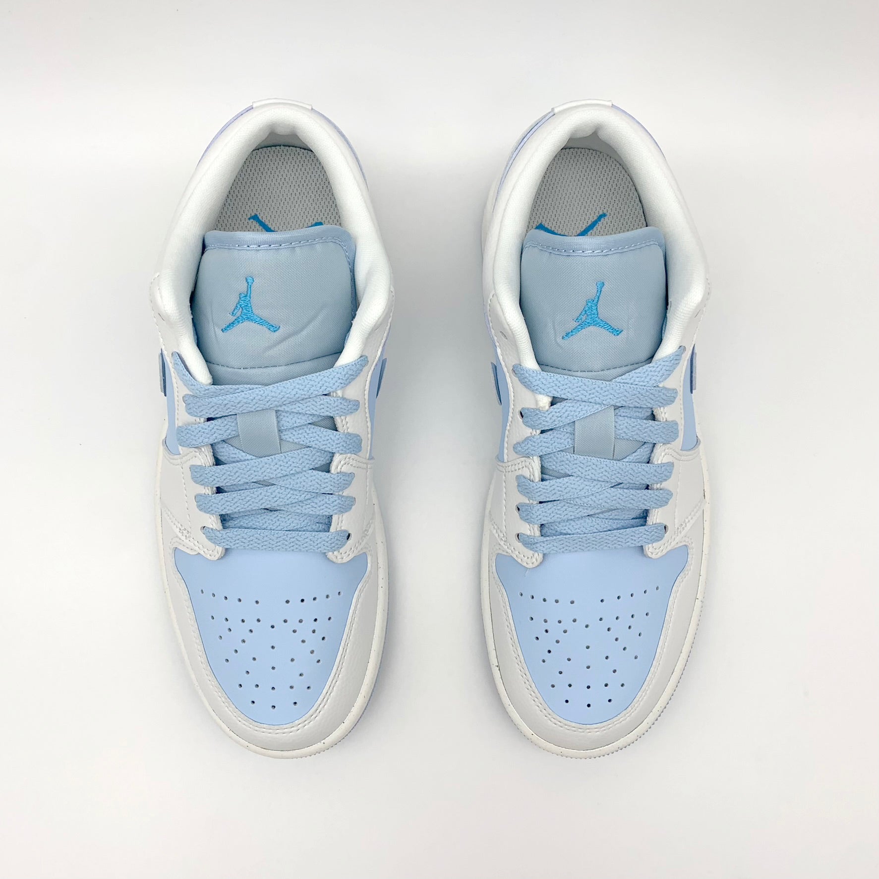 Jordan 1 Low SE Reverse Ice Blue