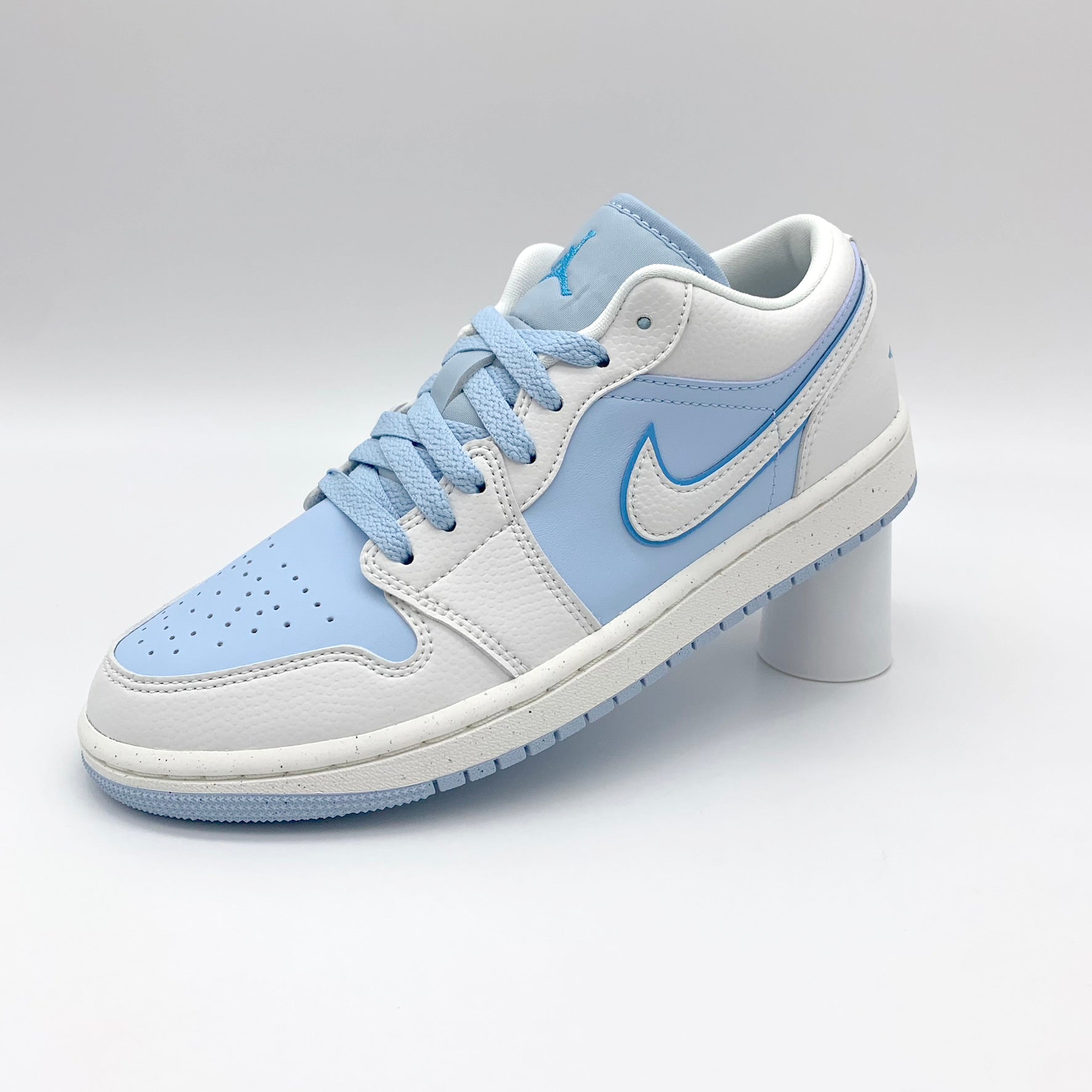Jordan Low SE Reverse Ice Blue – mw-sneakergoods
