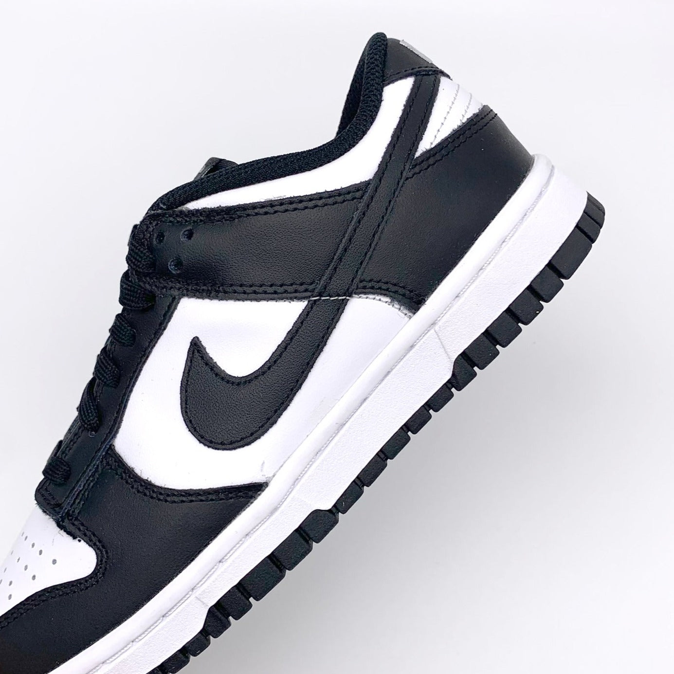 Nike Dunk Low Retro White Black Panda