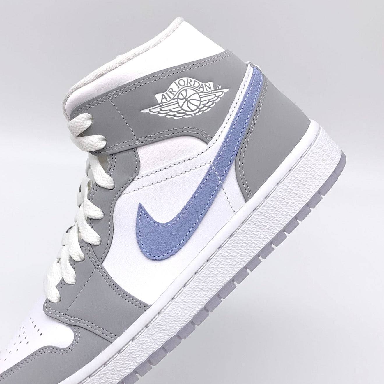 Jordan 1 Mid Wolf Grey