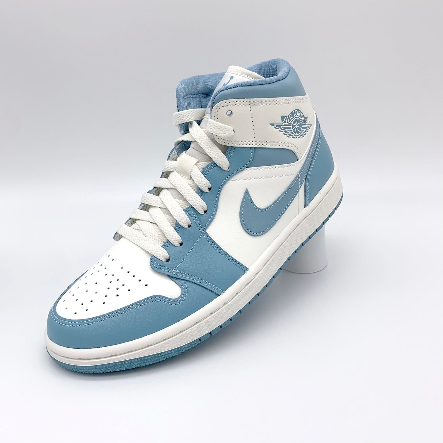 Jordan 1 Mid UNC