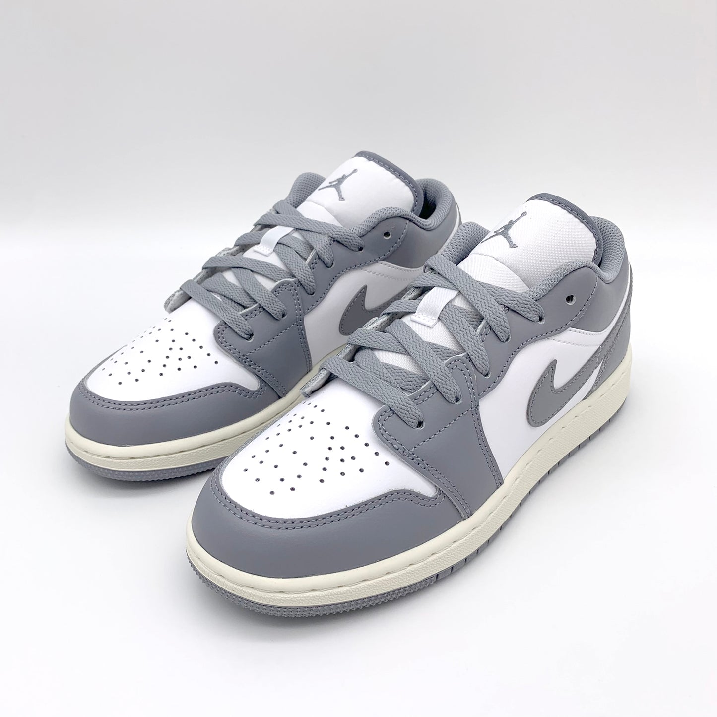 Jordan 1 Low Vintage Grey