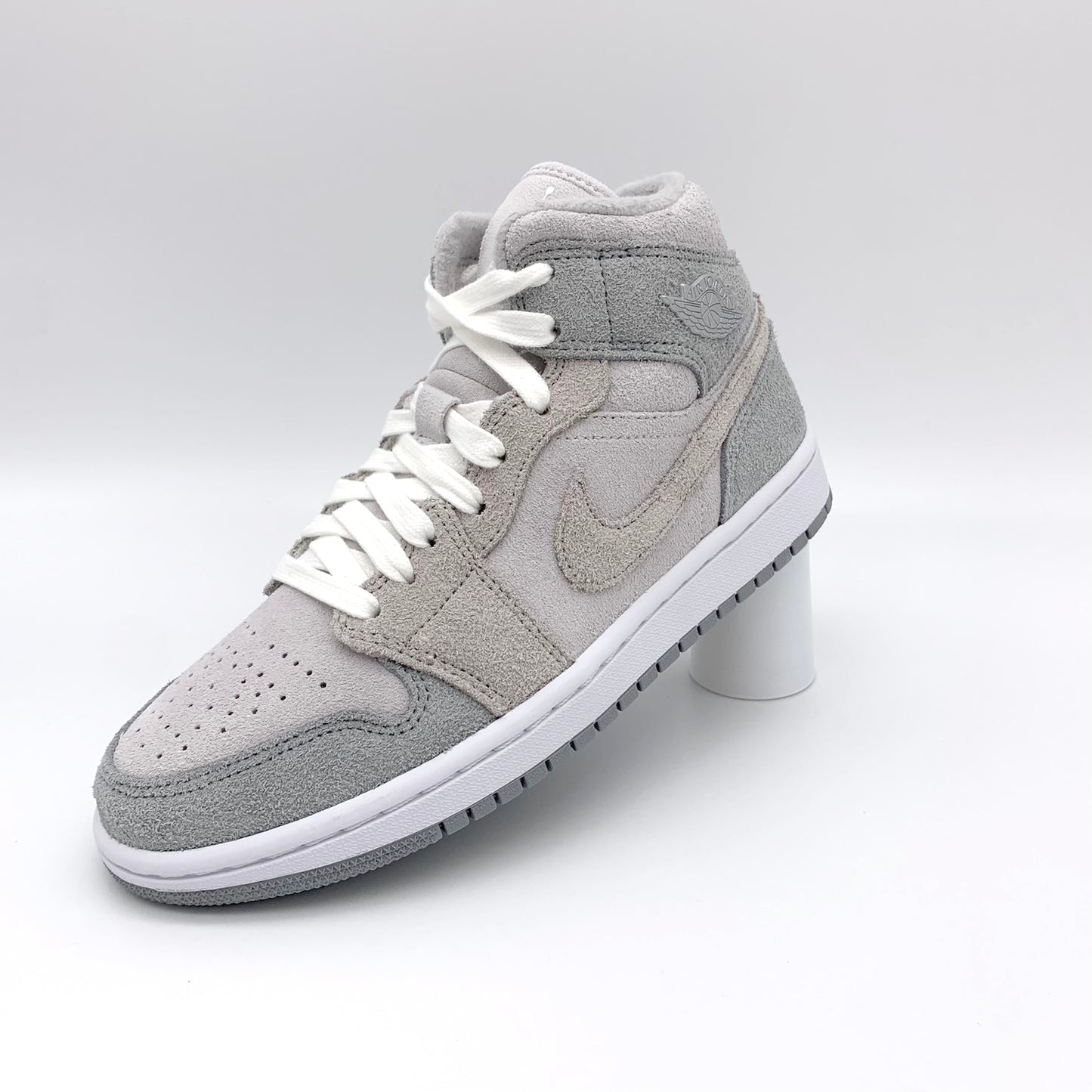 Jordan 1 Mid Particle Grey