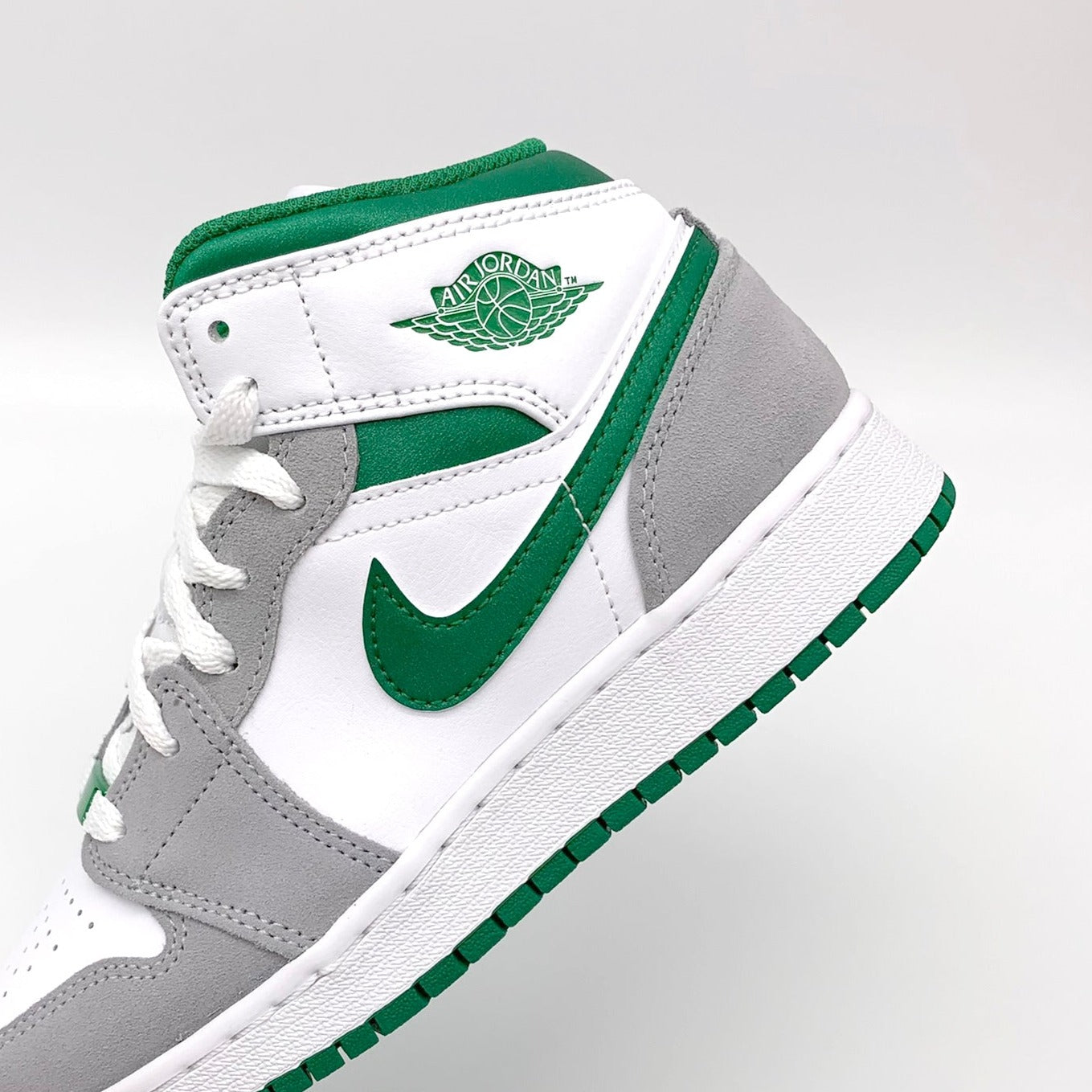 Jordan 1 Mid SE White Pine Green Smoke Grey