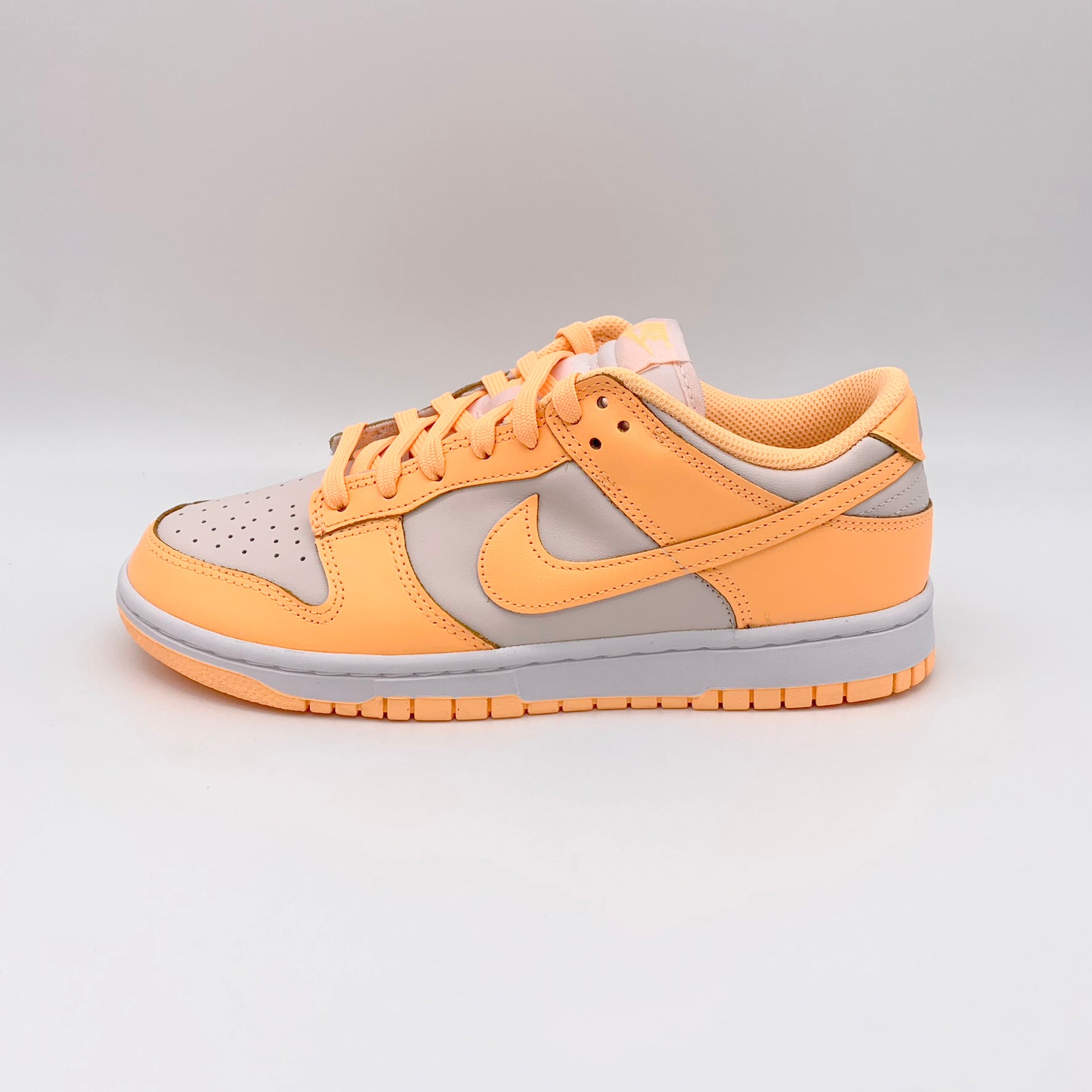 Nike Dunk Low Peach Cream