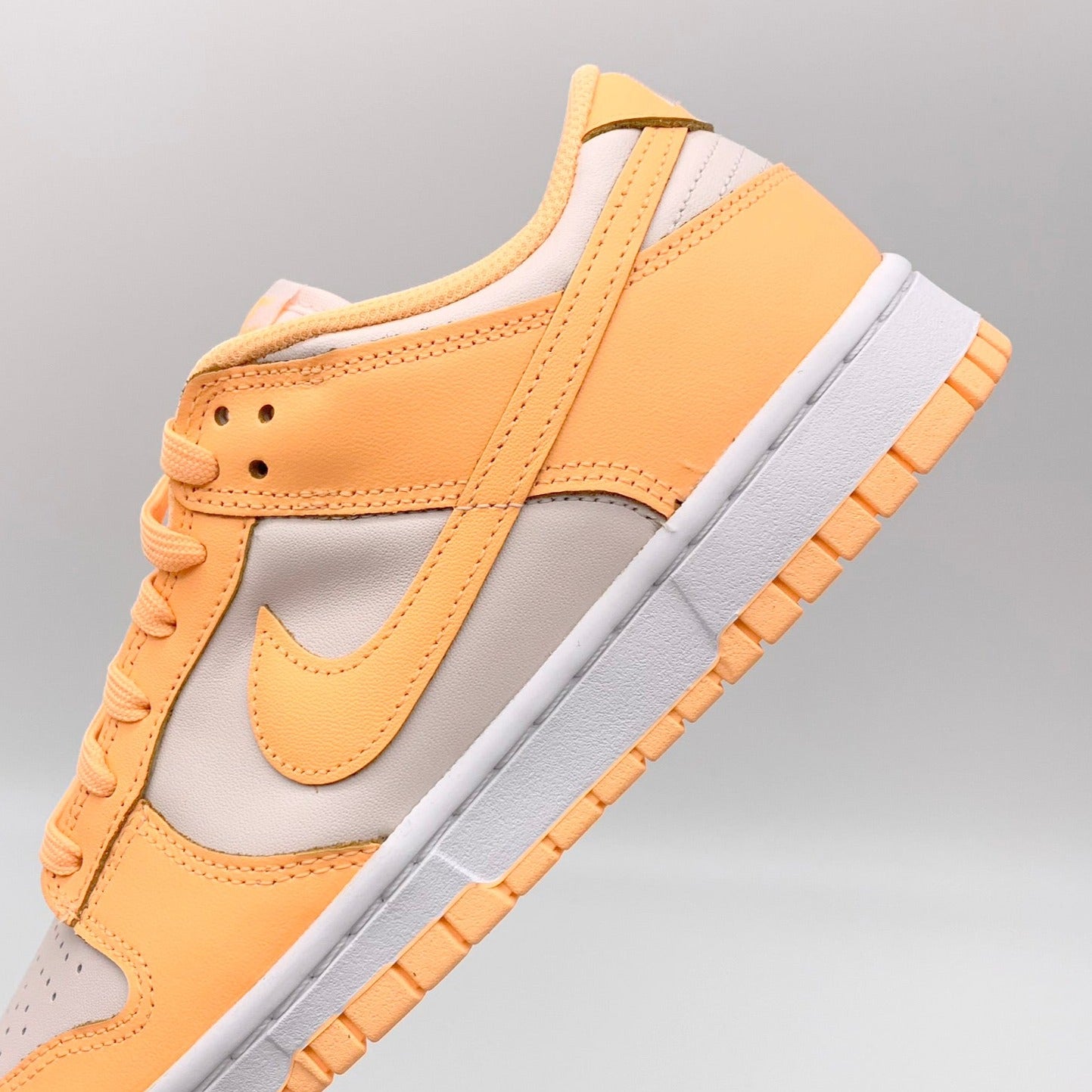 Nike Dunk Low Peach Cream